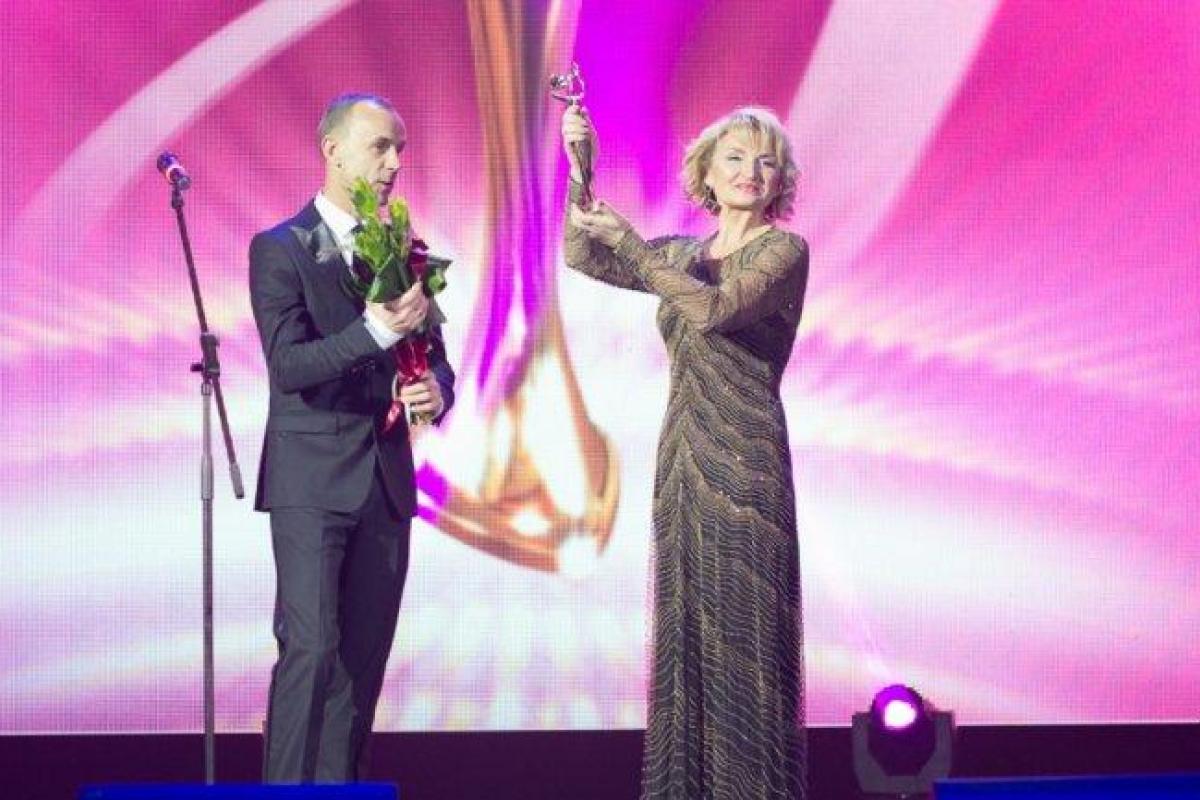 «Пятьдесят минимальных зарплат в ушах»: Ирина Луценко пришла за престижной наградой в роскошном наряде «Пятьдесят минимальных зарплат в ушах»: Ирина Луценко пришла за престижной наградой в роскошном наряде
