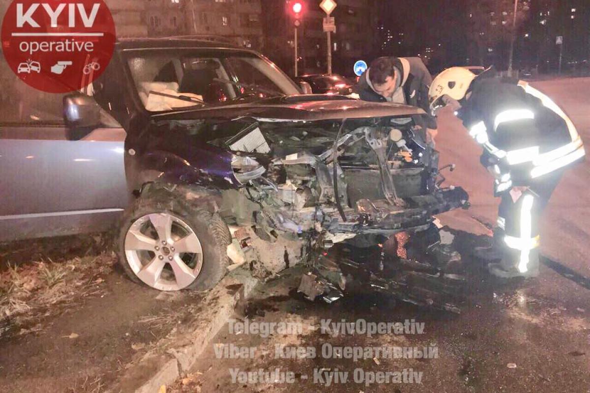 В Киеве произошло серьезное ДТП, пострадали дети В Киеве произошло серьезное ДТП, пострадали дети