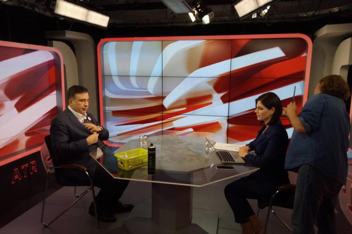 Разборки Саакашвили с журналистками: сторонники политика набросились на девушек из-за «неправильных вопросов» Разборки Саакашвили с журналистками: сторонники политика набросились на девушек из-за «неправильных вопросов»