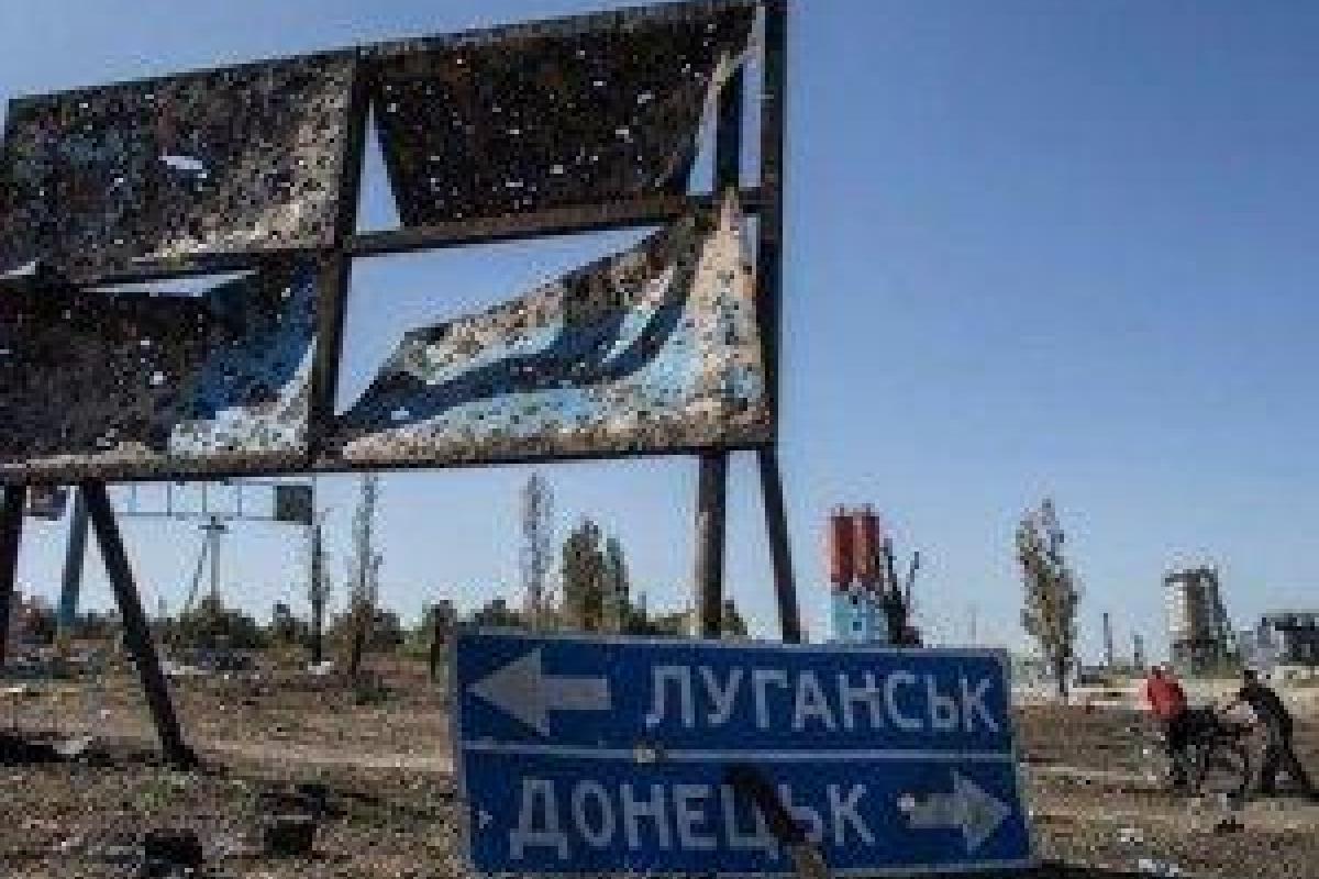 В Луганске призывают объединиться с «ДНР»: жителям оккупированных районов рассылают смс