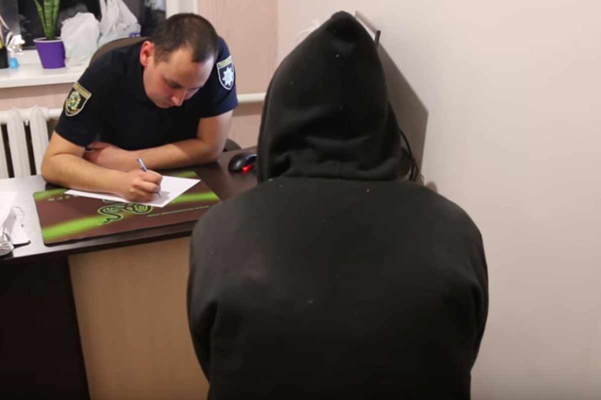 В Харьковской области мужчина изнасиловал 8-летнюю девочку В Харьковской области мужчина изнасиловал 8-летнюю девочку