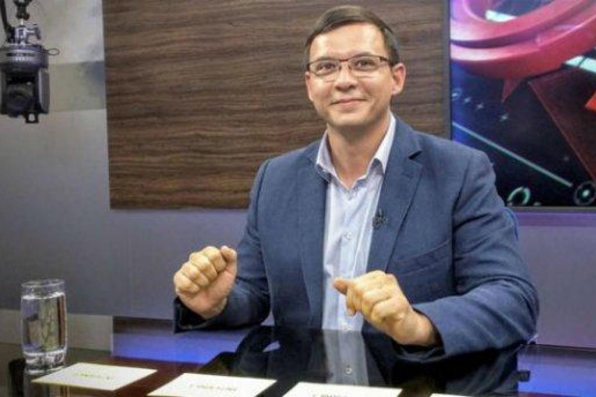 Украинский нардеп в прямом эфире назвал Евромайдан "госпереворотом" Украинский нардеп в прямом эфире назвал Евромайдан "госпереворотом"