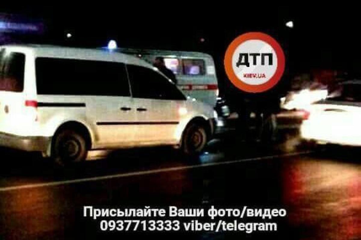 Под Киевом автомобиль сбил двоих детей: один ребенок в реанимации Под Киевом автомобиль сбил двоих детей: один ребенок в реанимации