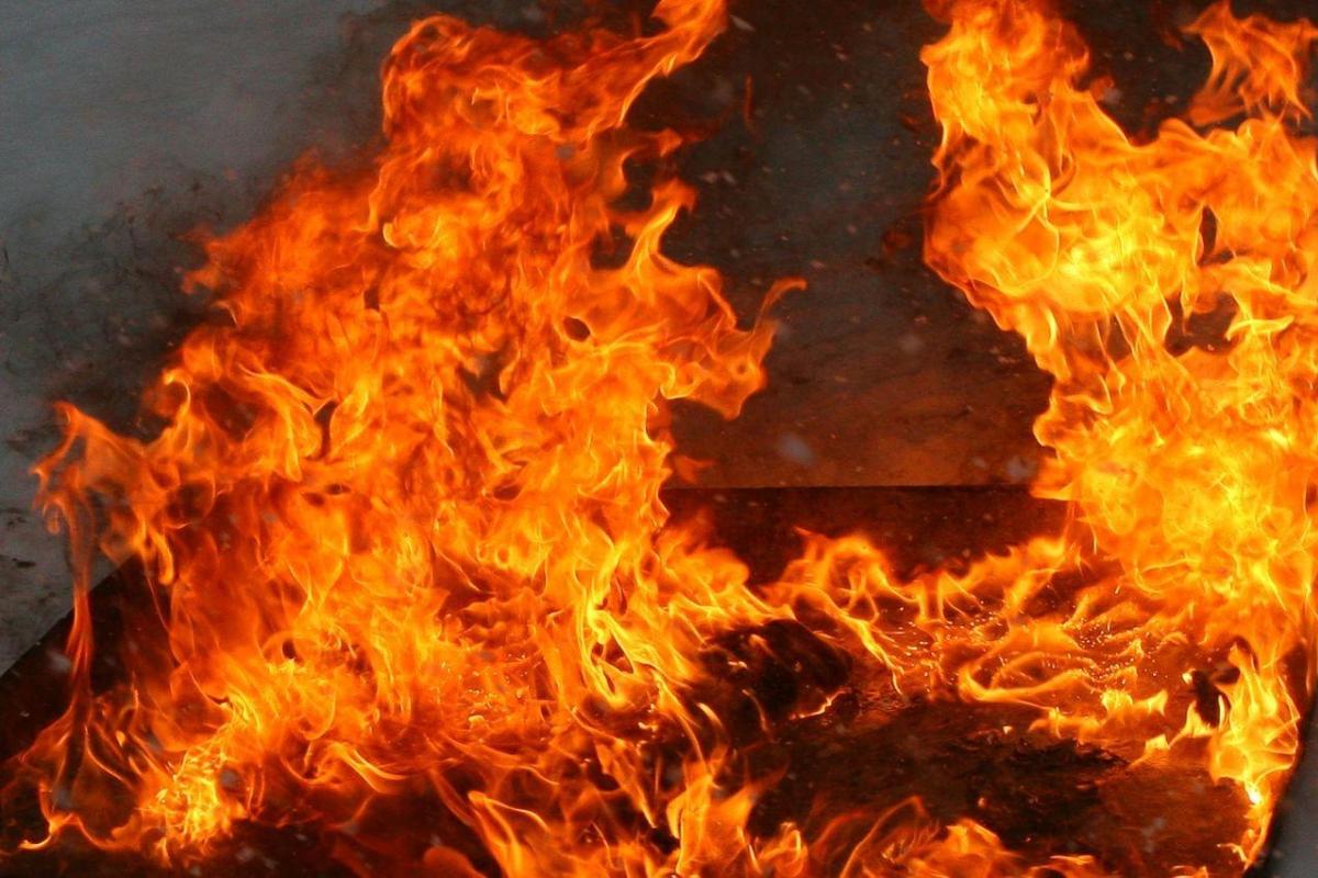 В Донецкой области во время ликвидации пожара обнаружили тело женщины В Донецкой области во время ликвидации пожара обнаружили тело женщины