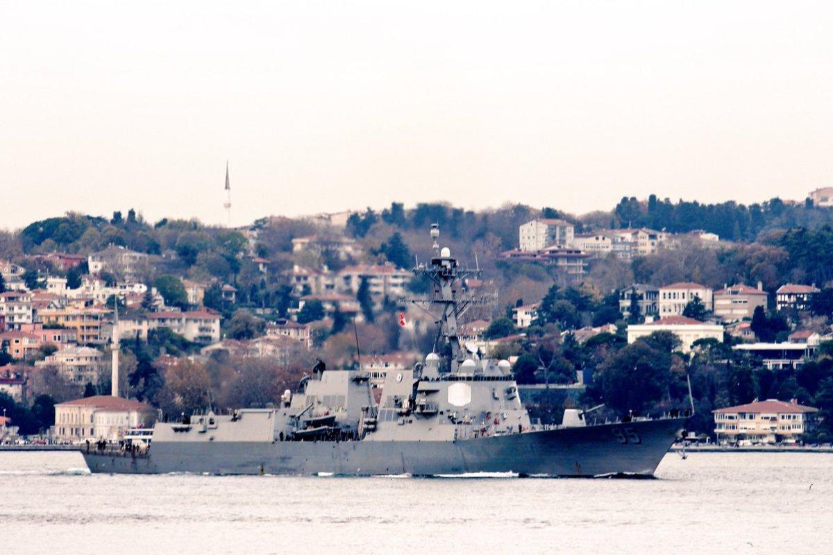 В Черное море вошел американский эсминец с ракетами "Томагавк": появились кадры