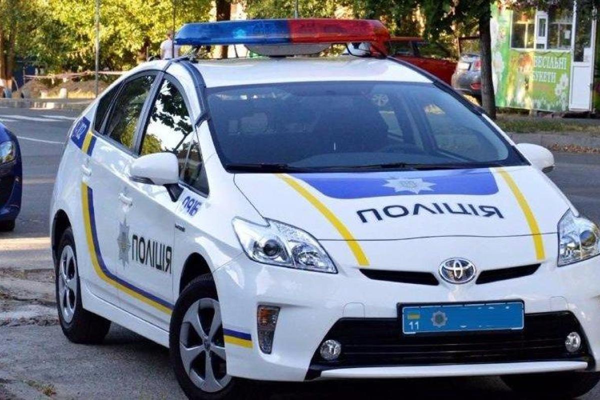 В Донецкой области на мине подорвался автомобиль полиции: один правоохранитель погиб, еще двое ранены В Донецкой области на мине подорвался автомобиль полиции: один правоохранитель погиб, еще двое ранены