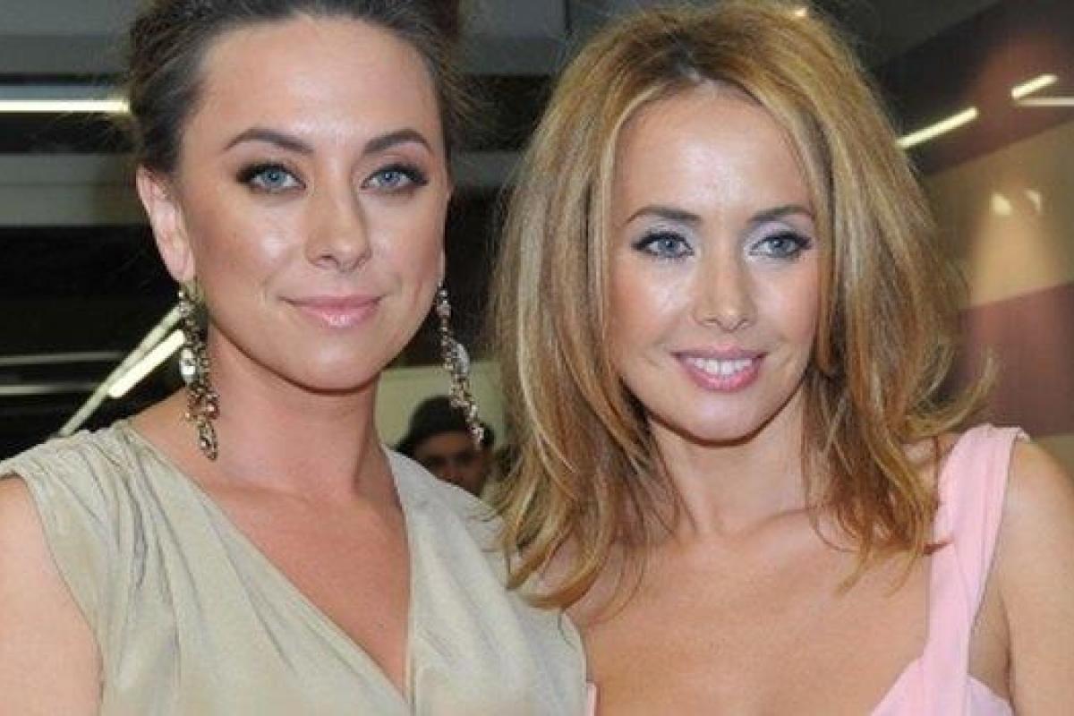 "Такое чувство, что она была с нами рядом": Наталья Фриске озадачила поклонников снимком из квартиры Жанны "Такое чувство, что она была с нами рядом": Наталья Фриске озадачила поклонников снимком из квартиры Жанны