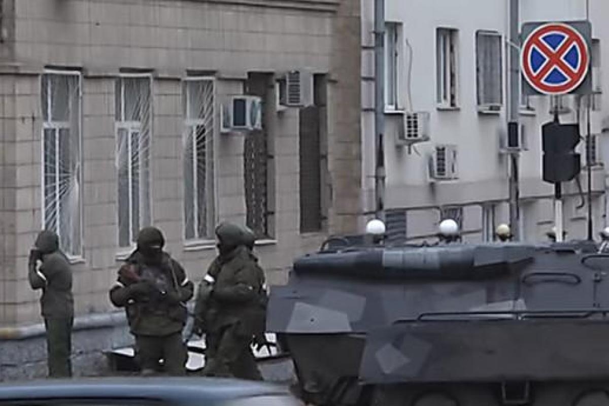 В Луганск стягиваются «войска» «ДНР», появилась информация о бегстве Плотницкого В Луганск стягиваются «войска» «ДНР», появилась информация о бегстве Плотницкого