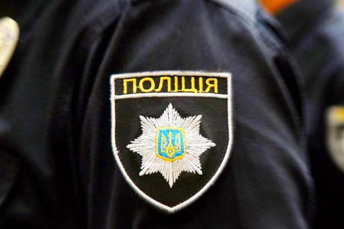 В Полтаве 17-летний парень выпрыгнул из окна 4-го этажа после убийства матери В Полтаве 17-летний парень выпрыгнул из окна 4-го этажа после убийства матери