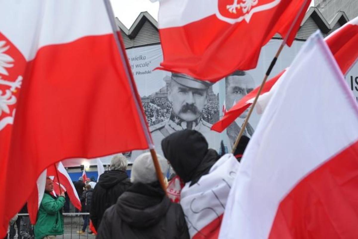 Польские игры с фашизмом: пойдут ли украинские соседи российским сценарием?