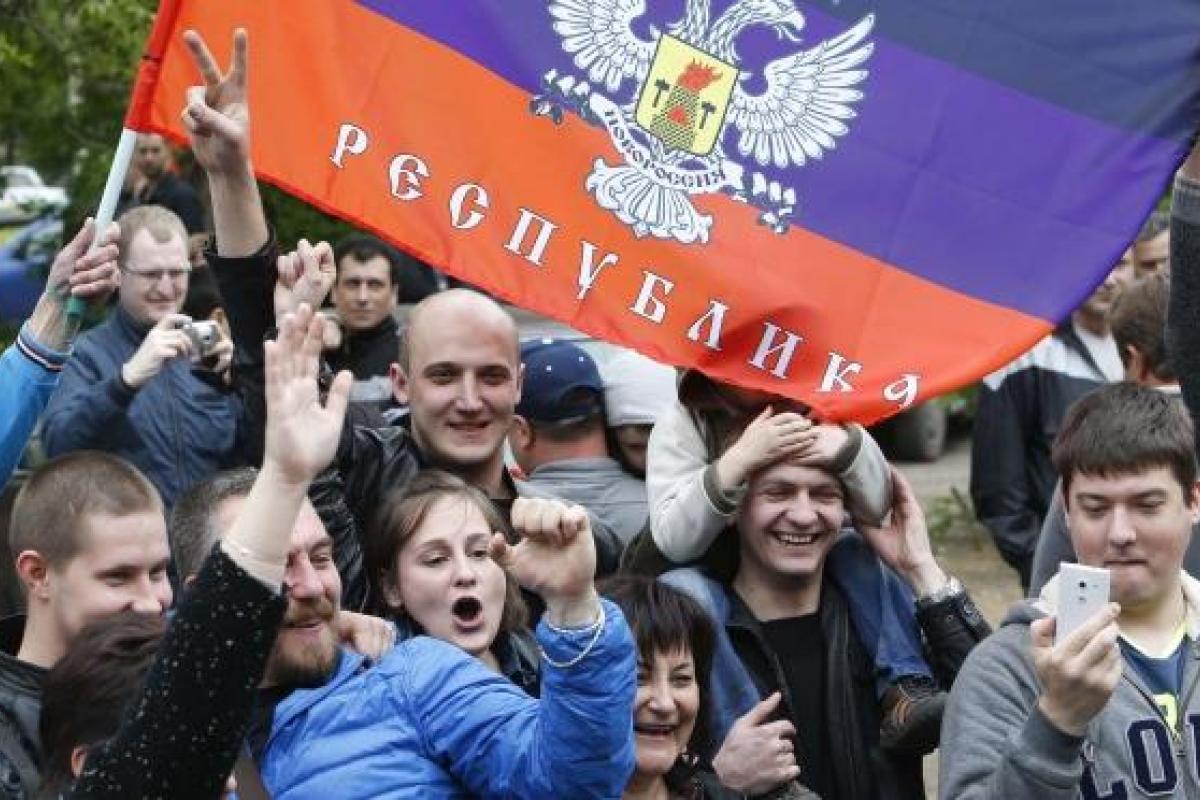 "Город засыпает раньше, чем начинается комендантский час": Журналистка рассказала о жизни в "ЛНР" "Город засыпает раньше, чем начинается комендантский час": Журналистка рассказала о жизни в "ЛНР"