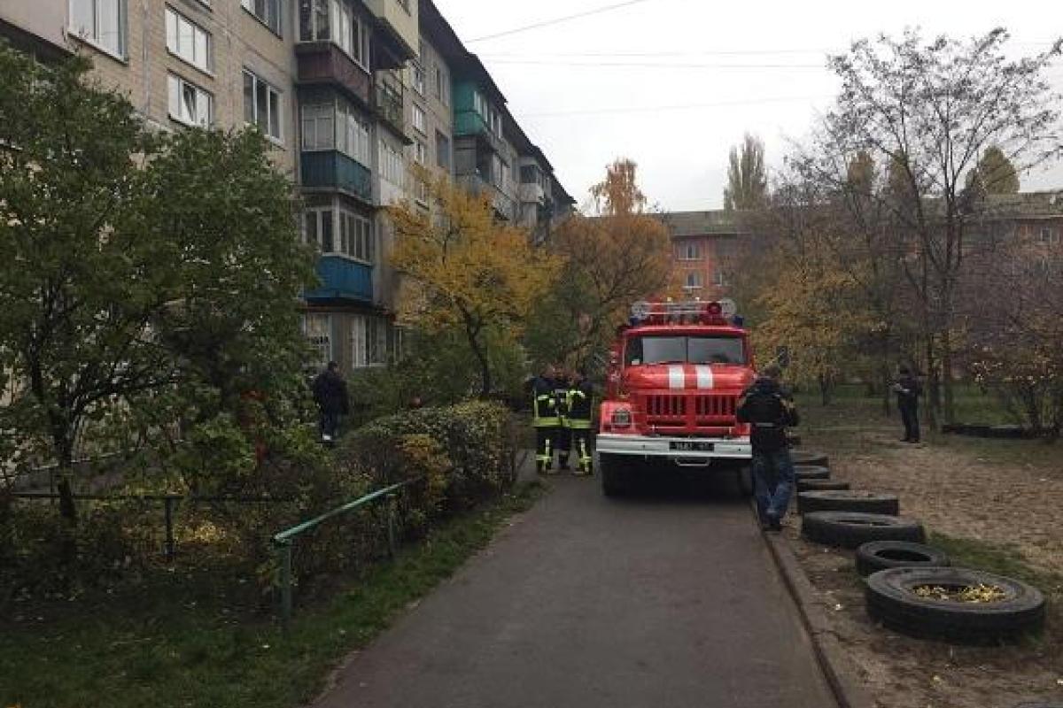 Взрыв в Киеве: 24 летний мужчина погиб, разбирая гранату в квартире Взрыв в Киеве: 24 летний мужчина погиб, разбирая гранату в квартире