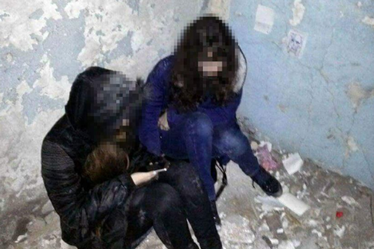 В Мариуполе две подруги планировали совершить самоубийство В Мариуполе две подруги планировали совершить самоубийство