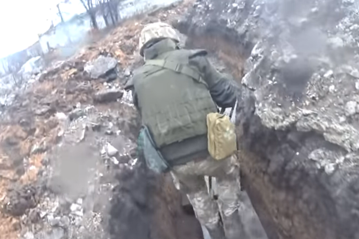 "Боевики открывают огонь, но, получив жесткий ответ, просят о тишине", - десантники рассказали о боях на "промке" "Боевики открывают огонь, но, получив жесткий ответ, просят о тишине", - десантники рассказали о боях на "промке"