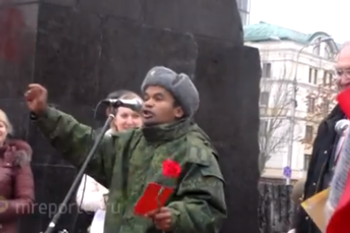 "Нужен экзорцист": сеть в шоке от выступления латвийского "черного Ленина" в Донецке