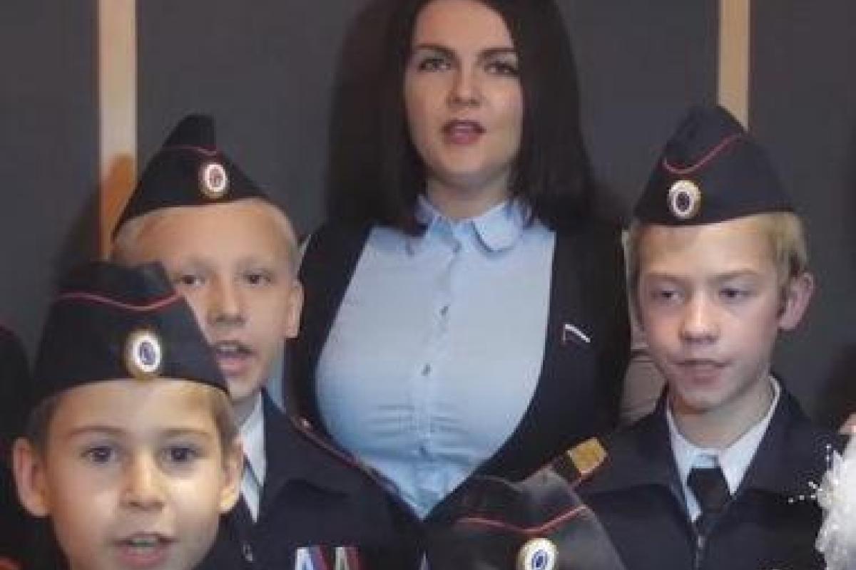 «Дядя Вова, мы с тобой»: детский клип из России шокировал сеть «Дядя Вова, мы с тобой»: детский клип из России шокировал сеть