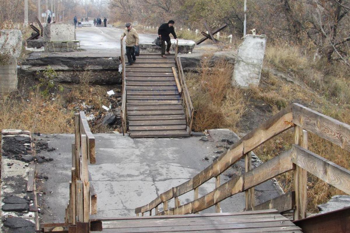 КПВВ "Станица Луганская" закрывается для ремонта моста
