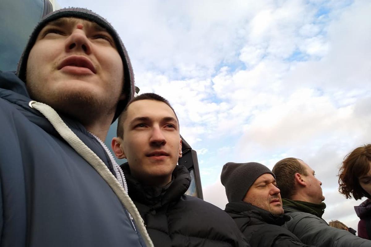 Долгая дорога домой: кого из украинцев сегодня освободили из плена Долгая дорога домой: кого из украинцев сегодня освободили из плена