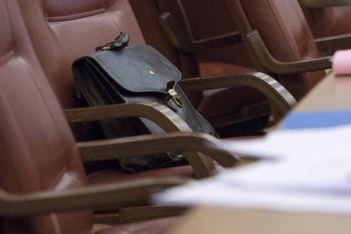 Депутаты приравняли себя к министрам: стала известна их новая зарплата Депутаты приравняли себя к министрам: стала известна их новая зарплата