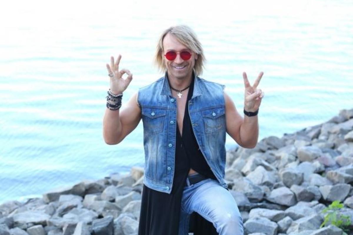 Новое видео Олега Винника стало хитом в сети: клип набрал более миллиона просмотров Новое видео Олега Винника стало хитом в сети: клип набрал более миллиона просмотров