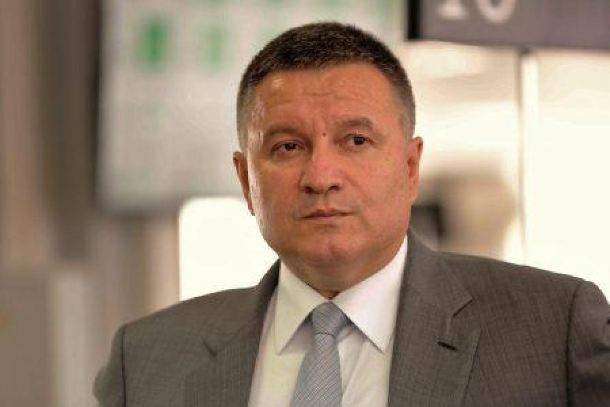 Аваков рассказал, как ездил в Крым, чтобы вернуть Януковича Аваков рассказал, как ездил в Крым, чтобы вернуть Януковича