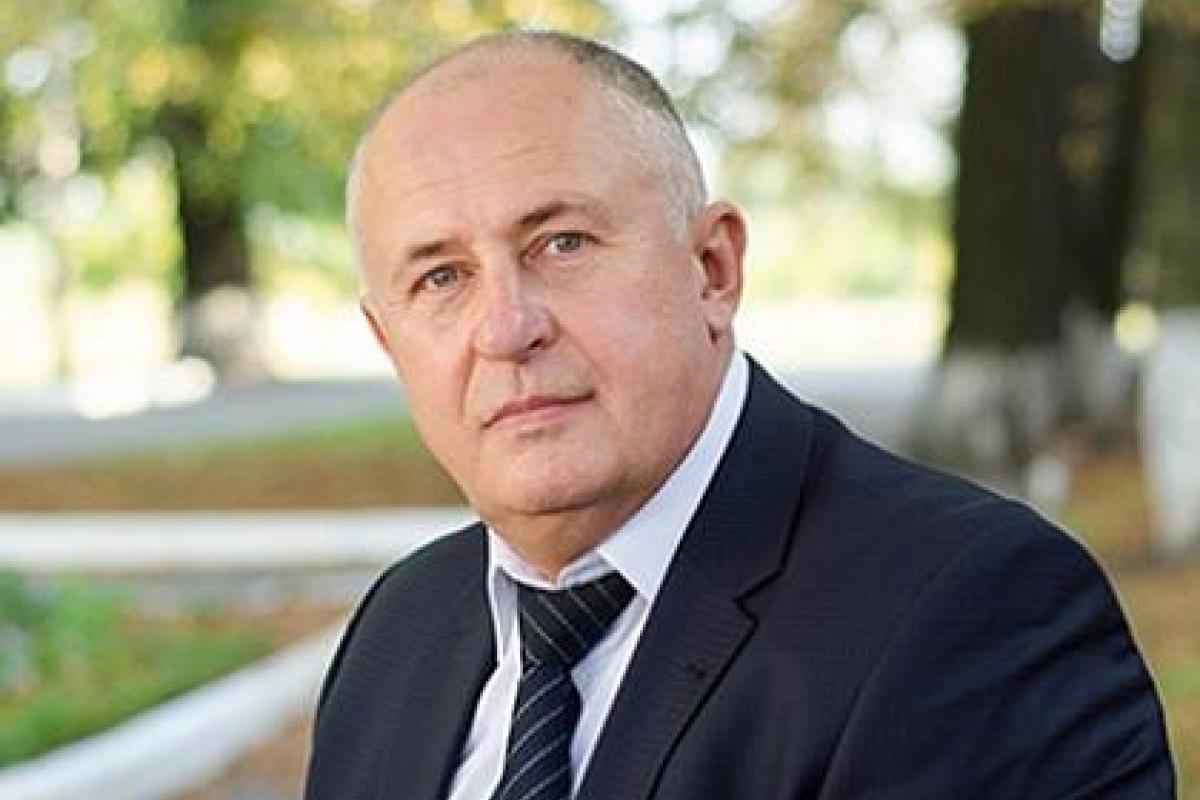 Мэр Лисичанска вынужден получать большую зарплату