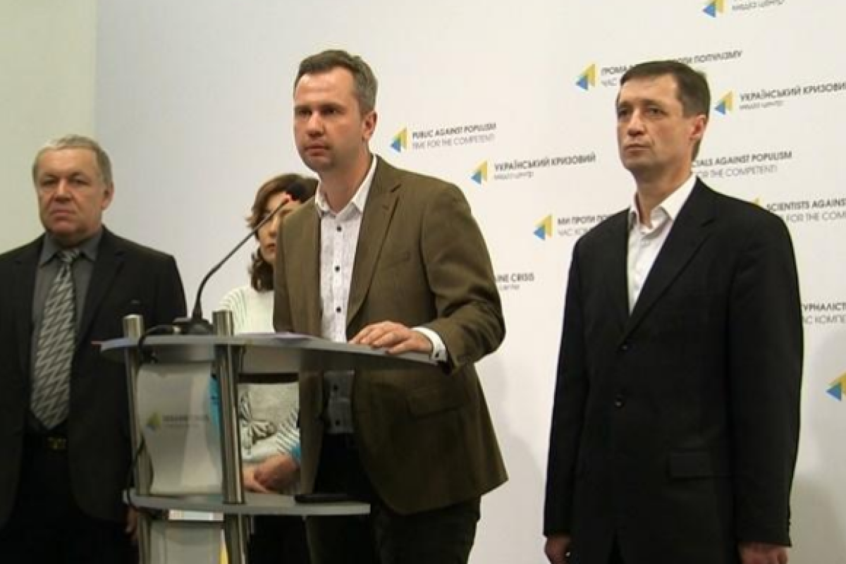 Родственники узников Кремля в отчаянии и требуют от Порошенко прямого ответа Родственники узников Кремля в отчаянии и требуют от Порошенко прямого ответа