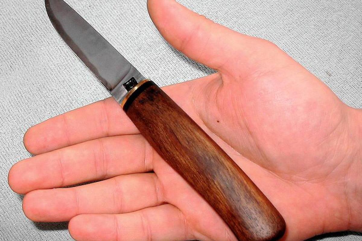 В Киеве мужчина ранил бывшую девушку во время выяснения отношений В Киеве мужчина ранил бывшую девушку во время выяснения отношений