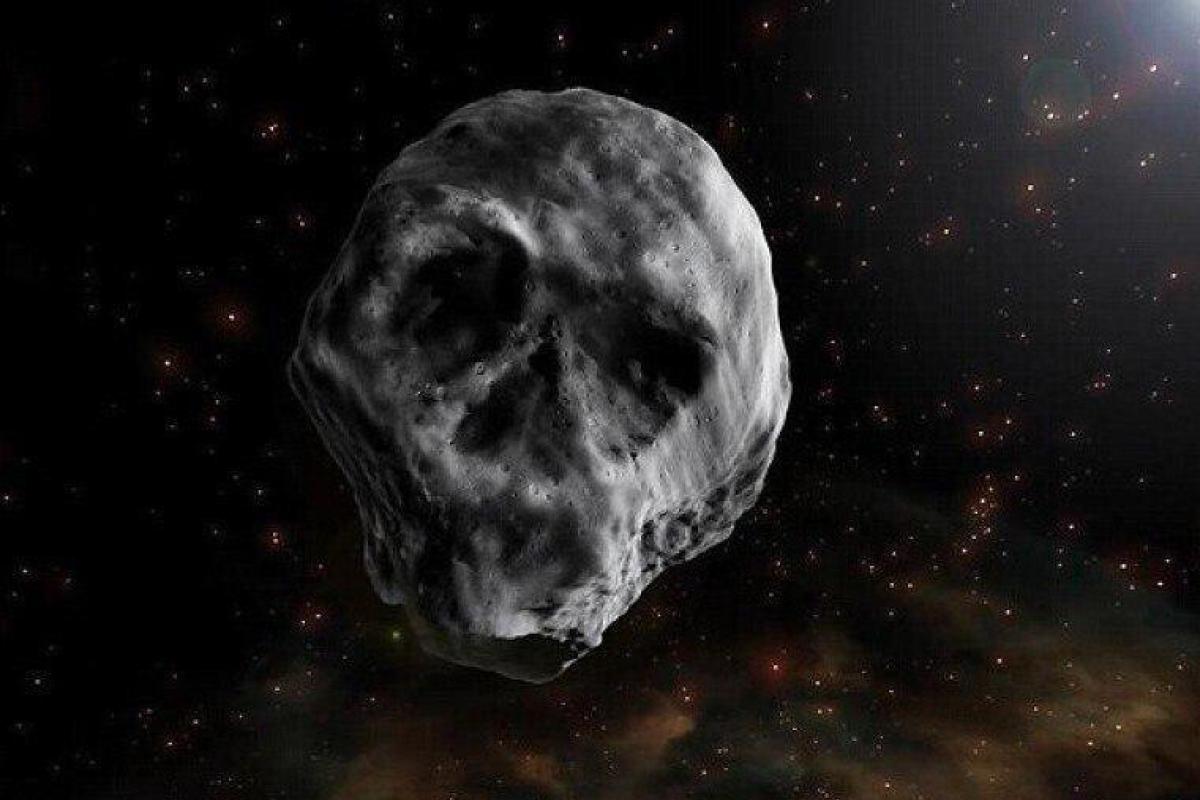 К Земле приближается астероид в форме черепа