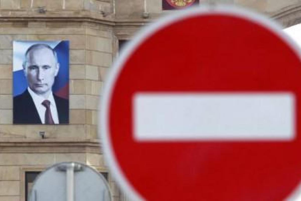 Лидеры ЕС одобрили продолжение экономических санкций против РФ на полгода - журналист Лидеры ЕС одобрили продолжение экономических санкций против РФ на полгода - журналист
