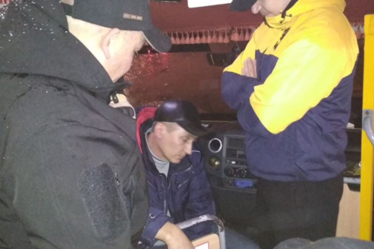 Под Киевом ветераны АТО проучили похожего на Путина маршрутчика, который обидел ребенка погибшего героя Под Киевом ветераны АТО проучили похожего на Путина маршрутчика, который обидел ребенка погибшего героя