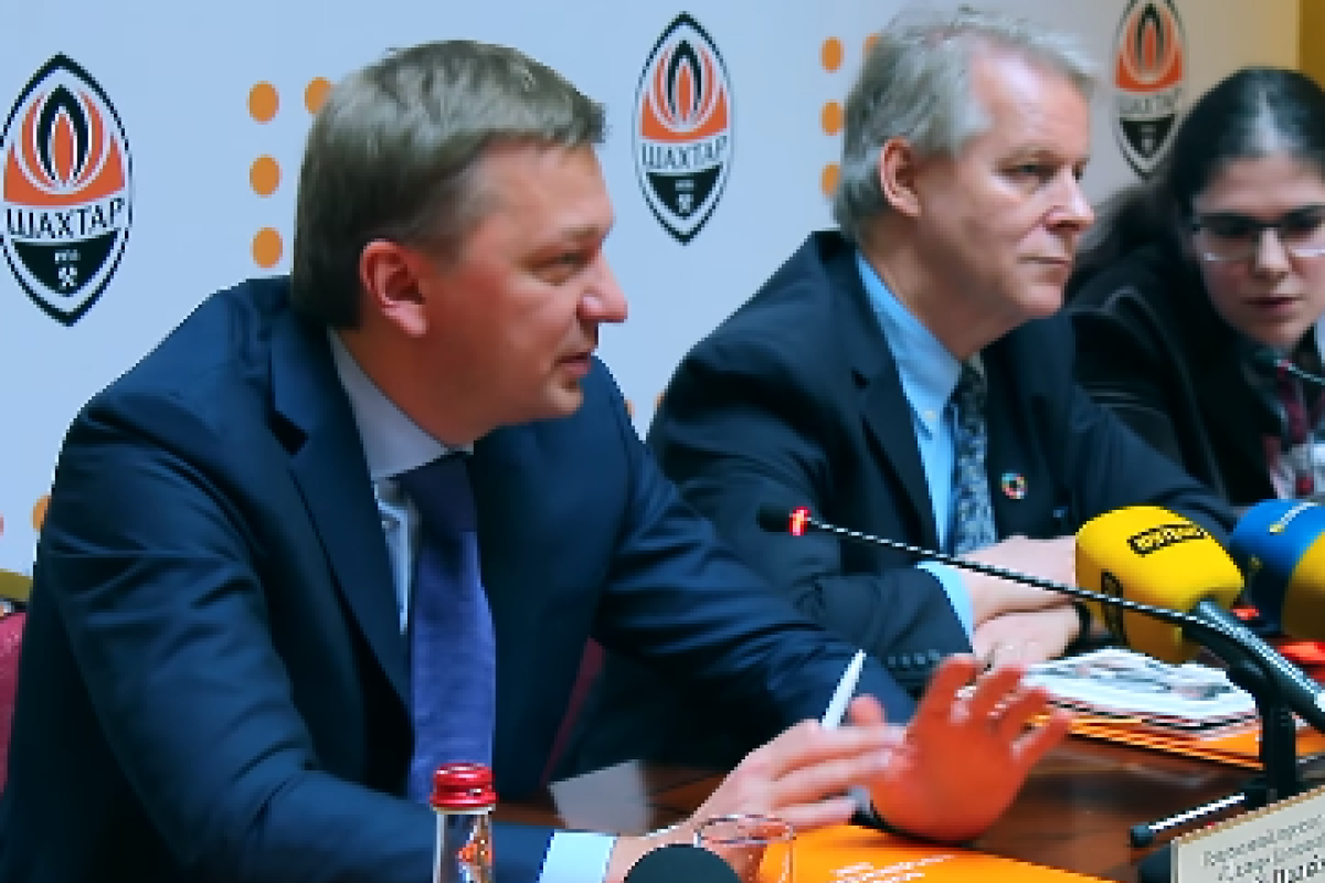 "Нам не по пути": гендиректор донецкого "Шахтера" ответил на претензии террористов "Нам не по пути": гендиректор донецкого "Шахтера" ответил на претензии террористов