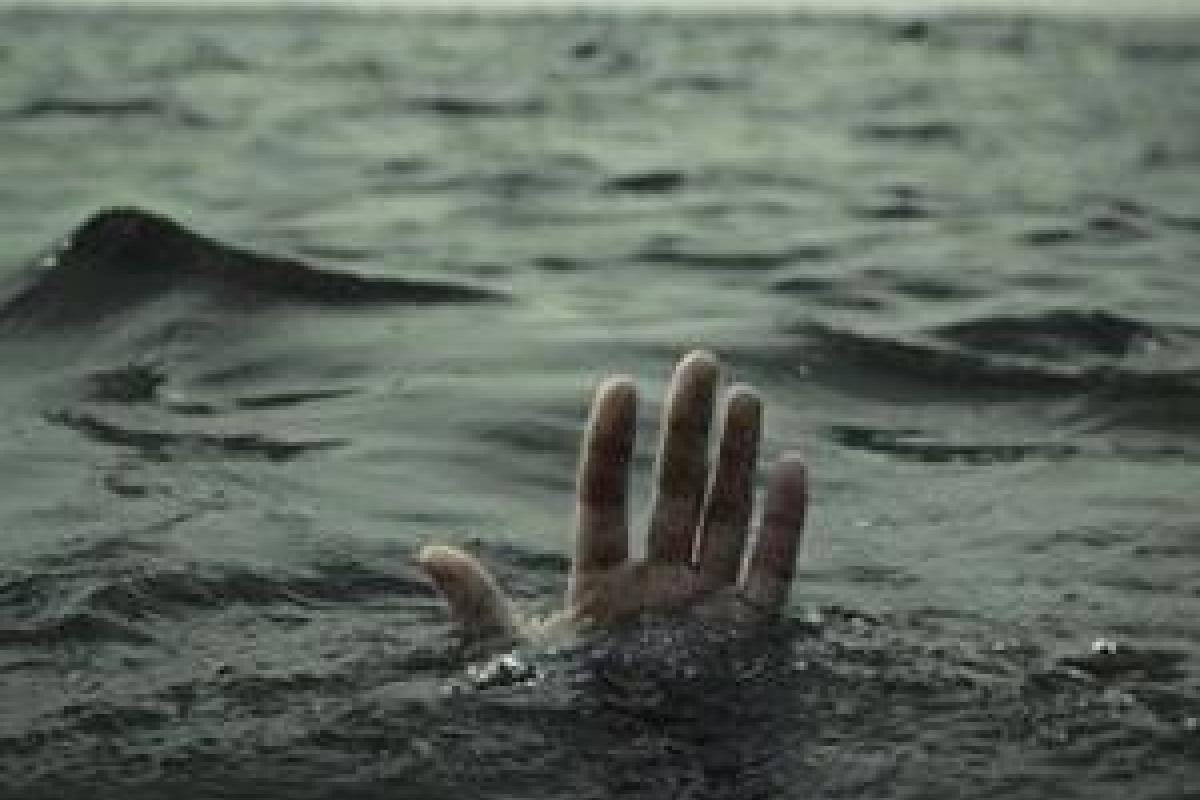 В Киеве обнаружили в озере Алмазное обнаружили труп девушки В Киеве обнаружили в озере Алмазное обнаружили труп девушки