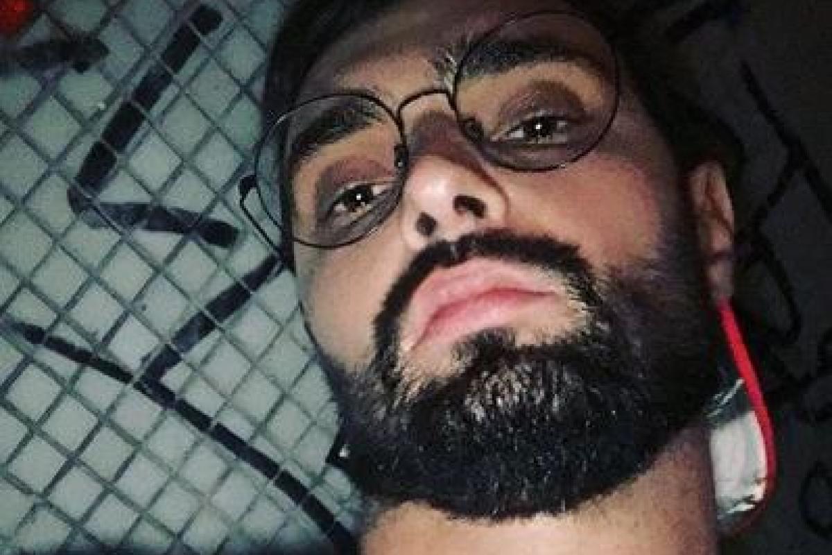 "А мне показался - осел": соцсети смеются с нового снимка Виталия Козловского "А мне показался - осел": соцсети смеются с нового снимка Виталия Козловского