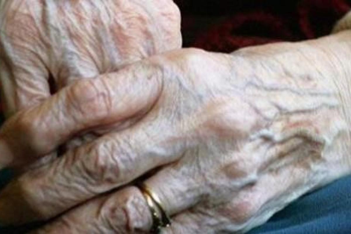 В России две пенсионерки убили 78-летнюю женщину чайником и подушкой В России две пенсионерки убили 78-летнюю женщину чайником и подушкой