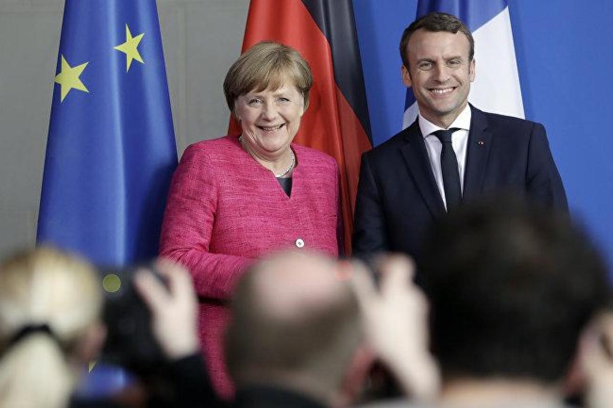 Макрон и Меркель намерены подписать новый Елисейский договор