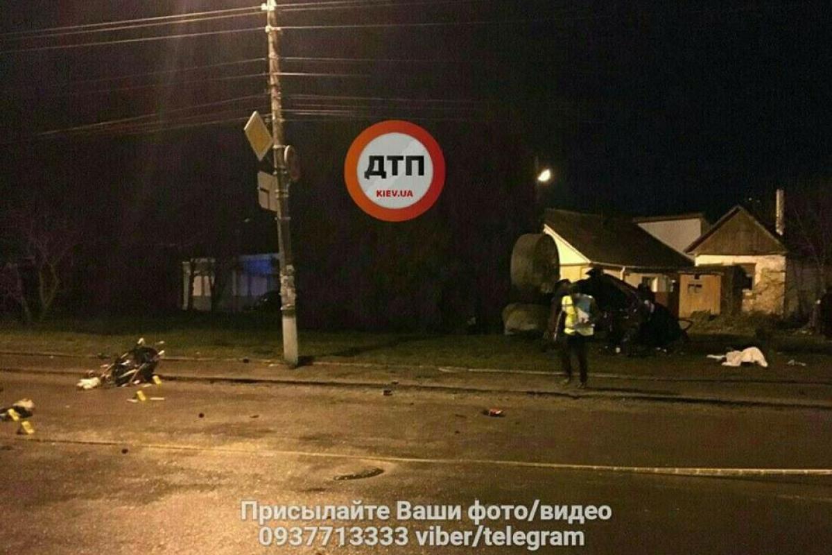 В Хмельницкой области авто сбило женщину с коляской: мать погибла, ребенок в реанимации В Хмельницкой области авто сбило женщину с коляской: мать погибла, ребенок в реанимации