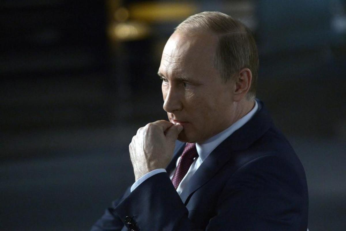 «Выпиваете что ли?», - соцсети смеются над кремлевским политологом, который восхитился «женским образом» Путина