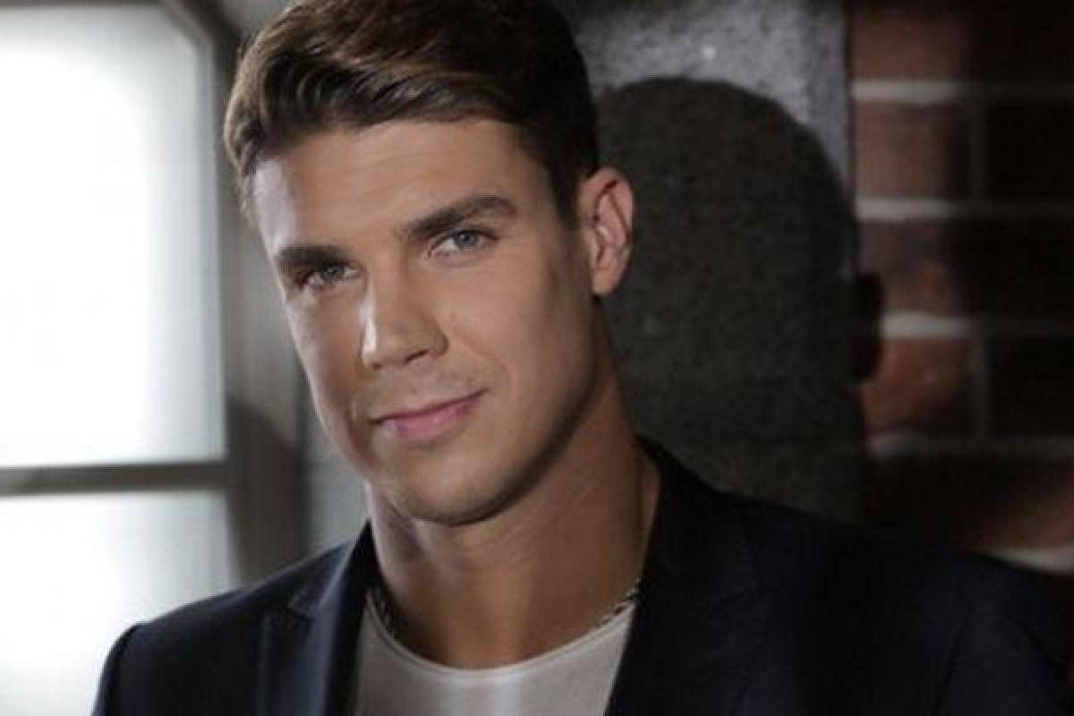 Экс-«холостяк» встречается с украинской певицей - СМИ Экс-«холостяк» встречается с украинской певицей - СМИ