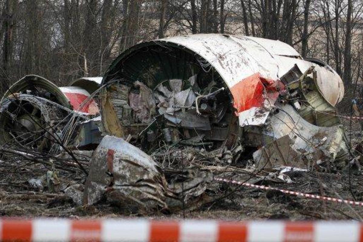 Авиакатастрофа под Смоленском: крыло самолета уничтожил внутренний взрыв – СМИ Авиакатастрофа под Смоленском: крыло самолета уничтожил внутренний взрыв – СМИ