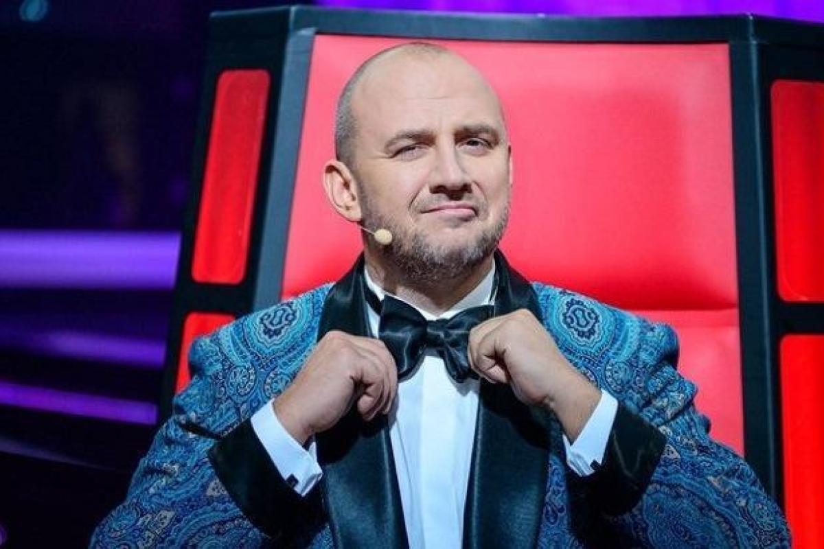 "Мачо 80-х годов!": Поклонники обсуждают новый имидж рэпера Потапа "Мачо 80-х годов!": Поклонники обсуждают новый имидж рэпера Потапа