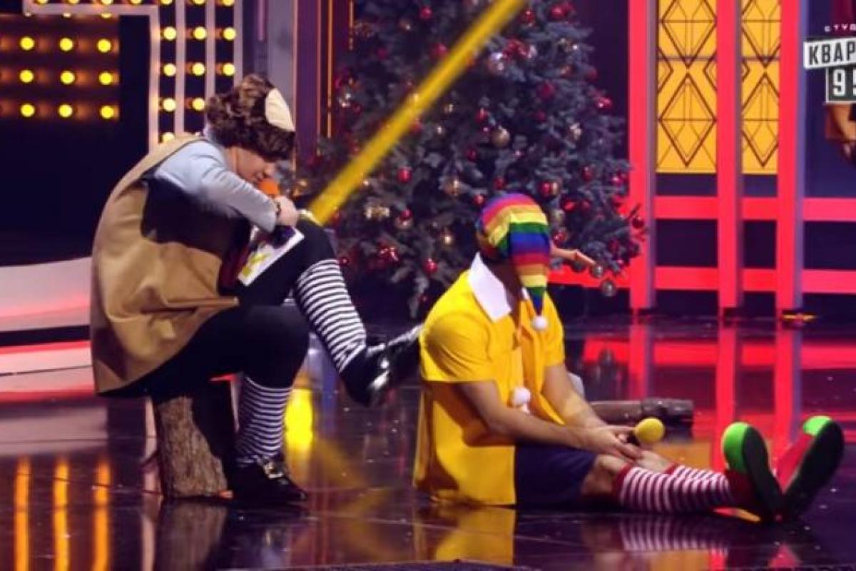 "Строгать такого сына я не буду", - "Квартал" извинился за скандальную сценку новогоднего шоу "Строгать такого сына я не буду", - "Квартал" извинился за скандальную сценку новогоднего шоу