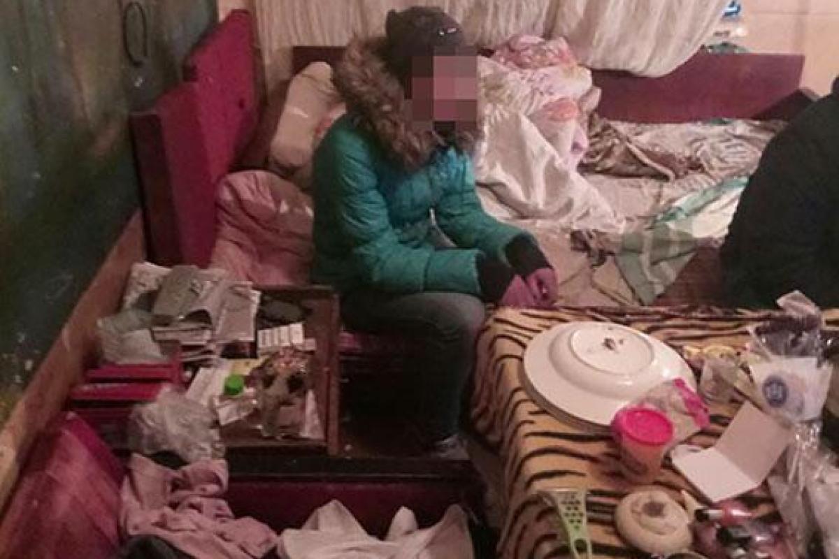 Жительница Харьковщины устроила в своем доме наркопритон Жительница Харьковщины устроила в своем доме наркопритон