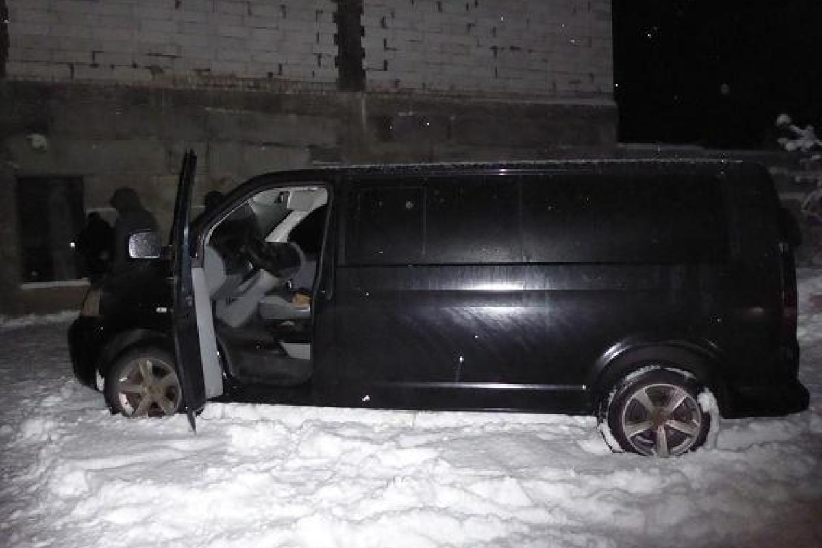 Киевлянина затолкали в микроавтобус и вывезли из города: мотивы преступников неизвестны Киевлянина затолкали в микроавтобус и вывезли из города: мотивы преступников неизвестны