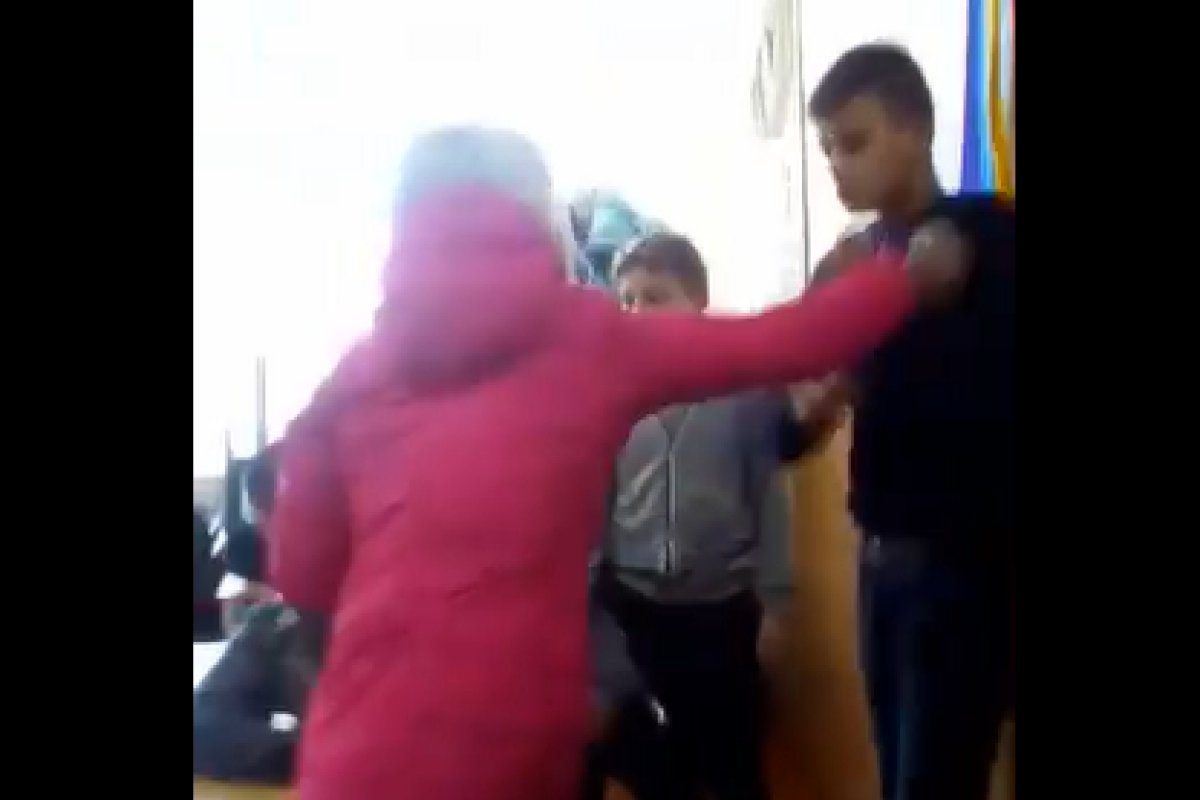 В херсонской школе пьяная мать пятиклассника избила детей В херсонской школе пьяная мать пятиклассника избила детей
