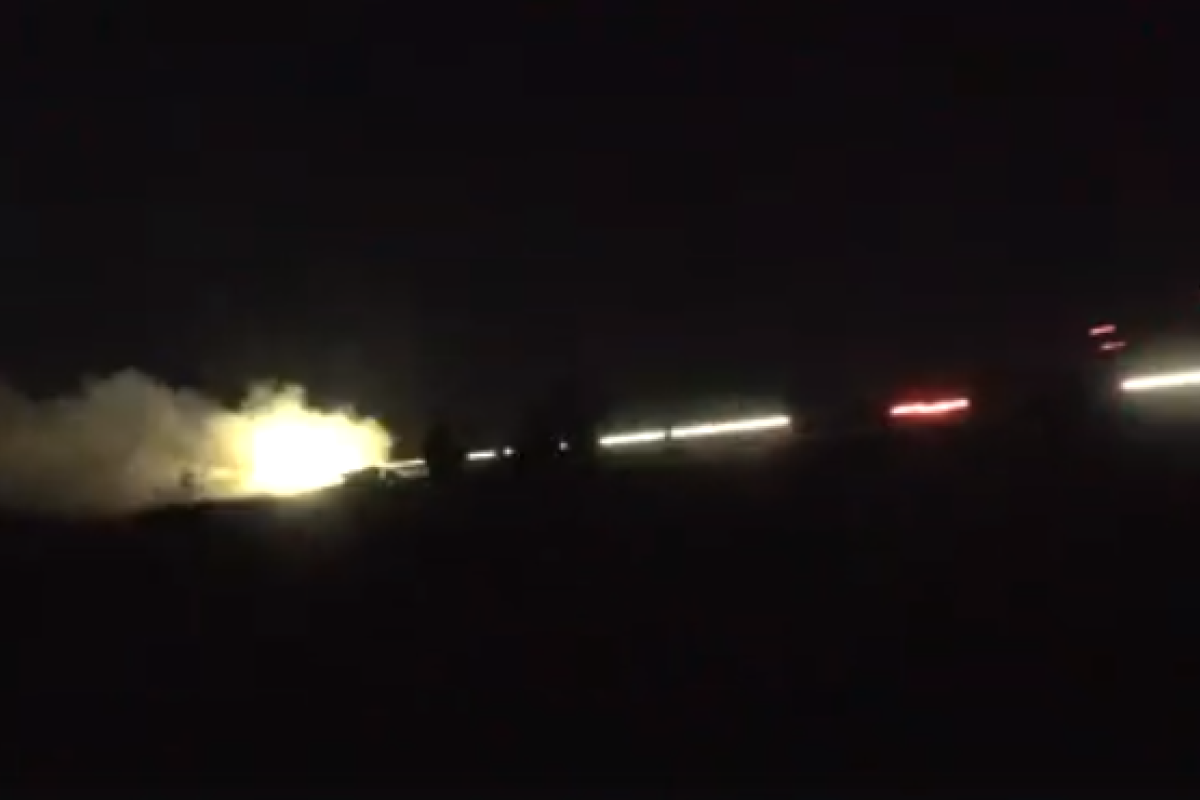 Величественное зрелище: в сети появилось видео ночных стрельб артиллерии ВСУ Величественное зрелище: в сети появилось видео ночных стрельб артиллерии ВСУ