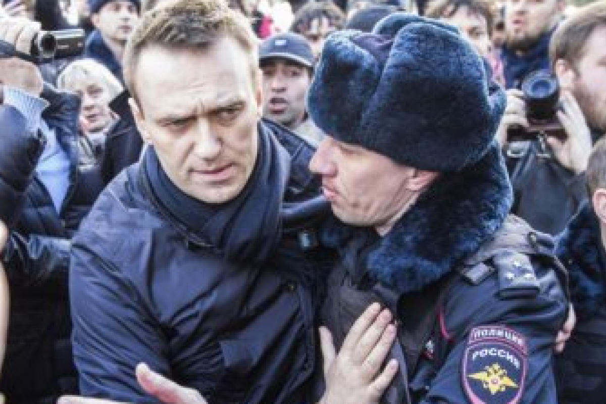 "Забастовка избирателей": По всей территории РФ задержаны минимум 350 человек, в том числе и сам Навальный "Забастовка избирателей": По всей территории РФ задержаны минимум 350 человек, в том числе и сам Навальный