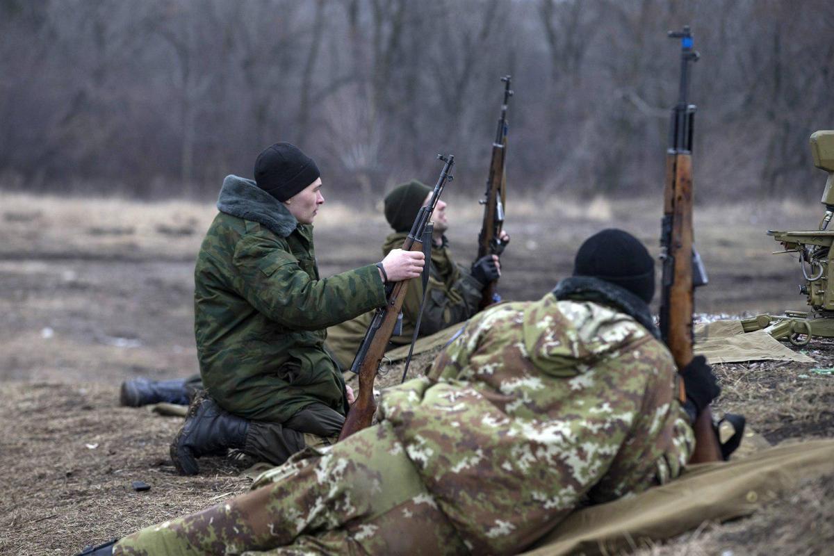 На Донбассе погиб один военнослужащий, еще один получил ранение: В Штабе АТО рассказали подробности На Донбассе погиб один военнослужащий, еще один получил ранение: В Штабе АТО рассказали подробности