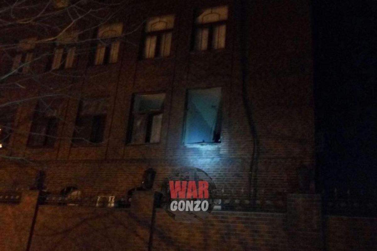 Покушение на "министра обороны ДНР": боевики заявили о найденной в здании бомбе Покушение на "министра обороны ДНР": боевики заявили о найденной в здании бомбе
