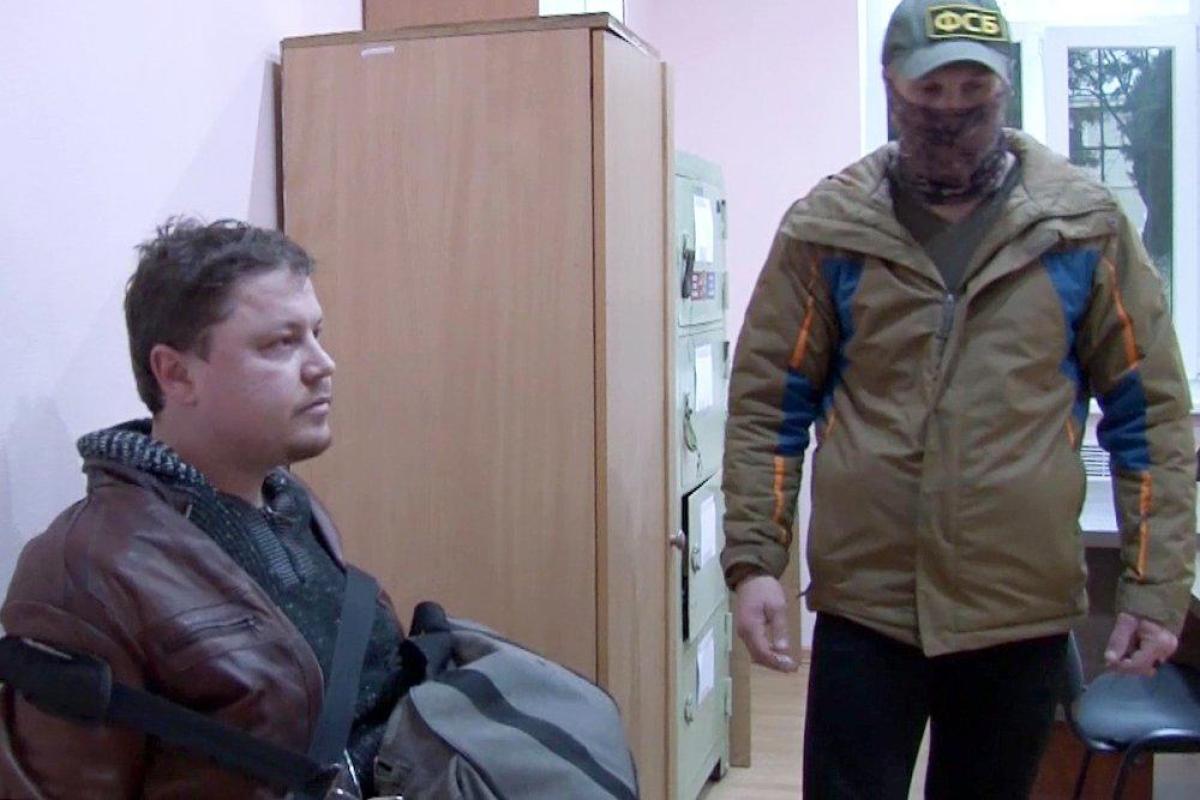 В Симферополе оккупанты задержали украинца: мужчину обвиняют в шпионаже В Симферополе оккупанты задержали украинца: мужчину обвиняют в шпионаже